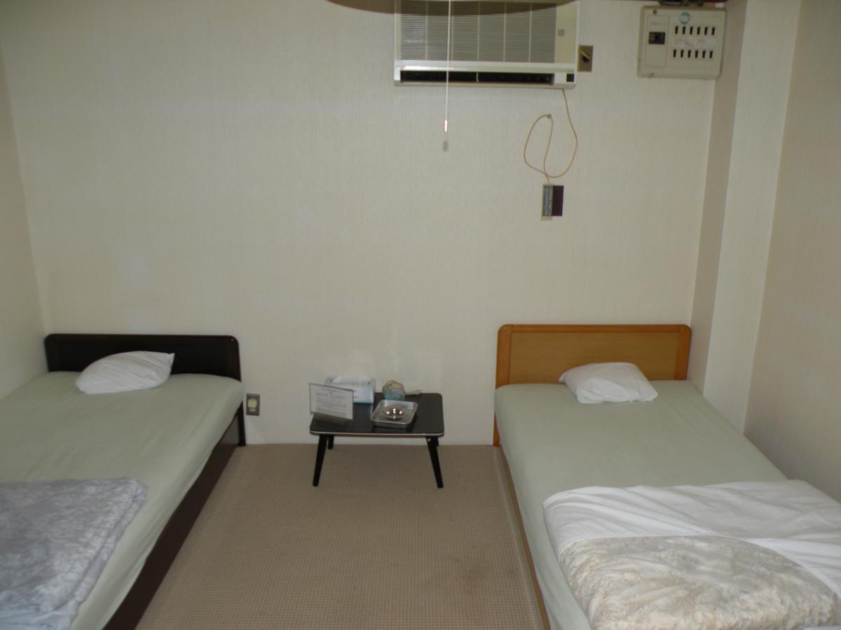 Business Hotel Minshuku Minato Tokushima Exterior foto